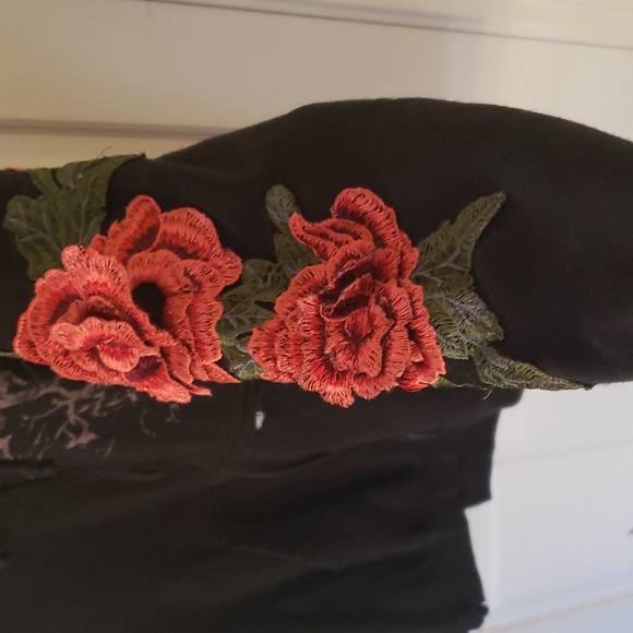 LF Furst of a Kind embroidered rose sweatshirt - Picture 5 of 12